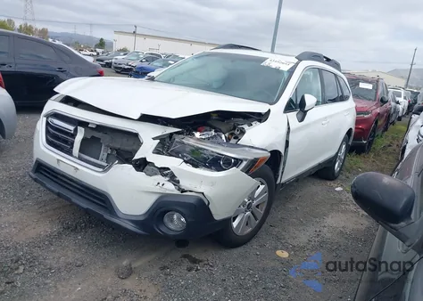 2018 Subaru Outback 2.5I Premium из США, поврежденный, VIN 4S4BSADC3J3235713